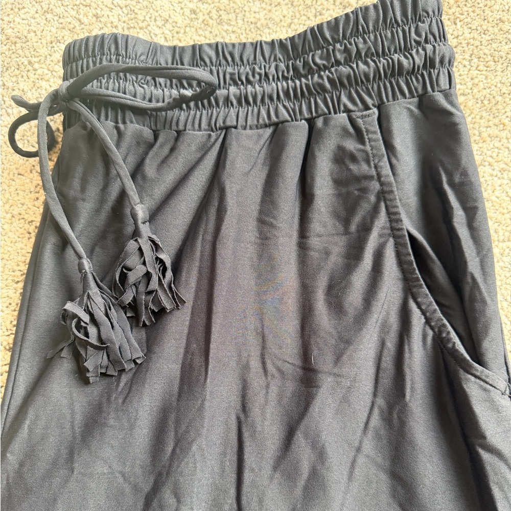 Tommy Bahama Black Elastic Waist pants with Drawstring Tassel/swimsuit material